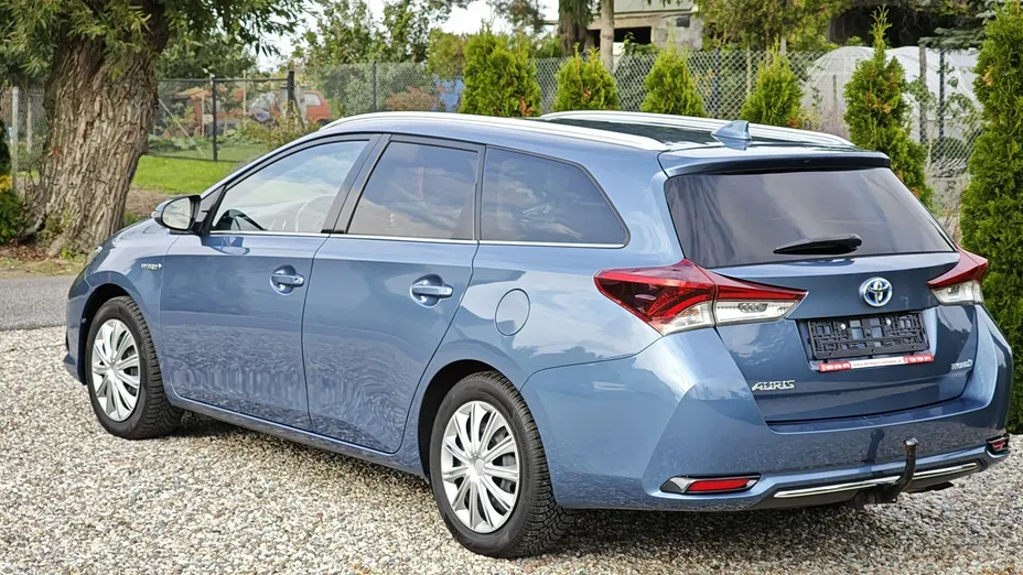 TOYOTA Auris -