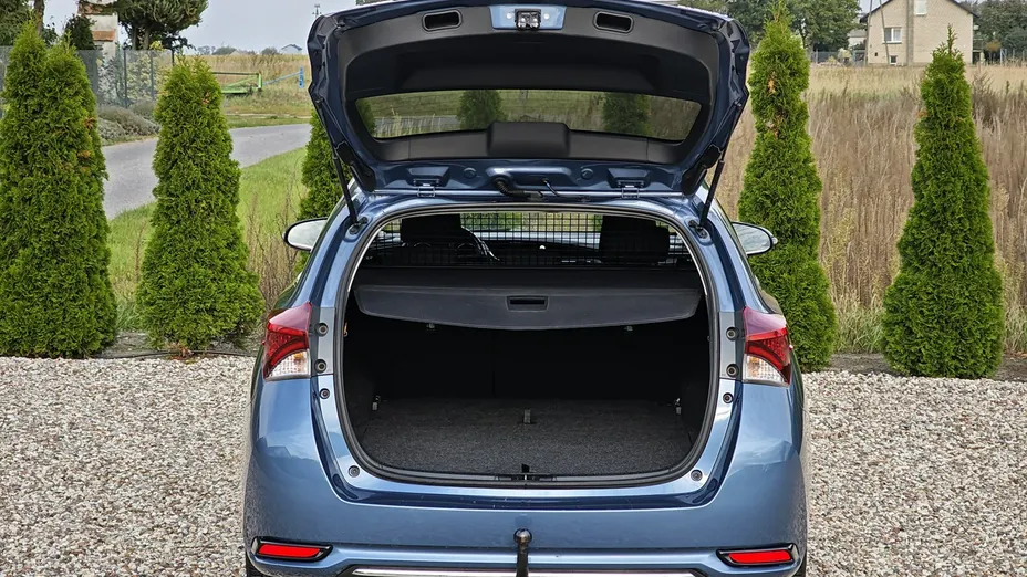 TOYOTA Auris -