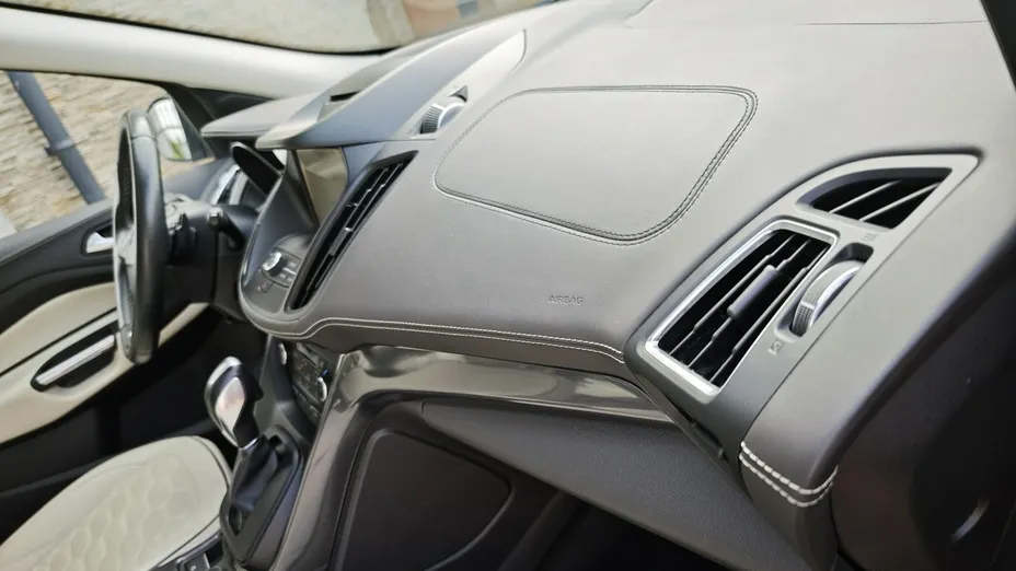 FORD Kuga -