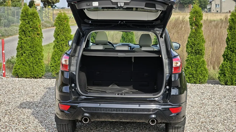 FORD Kuga -