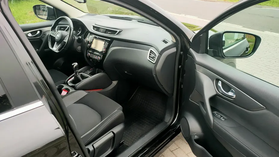 NISSAN Qashqai -