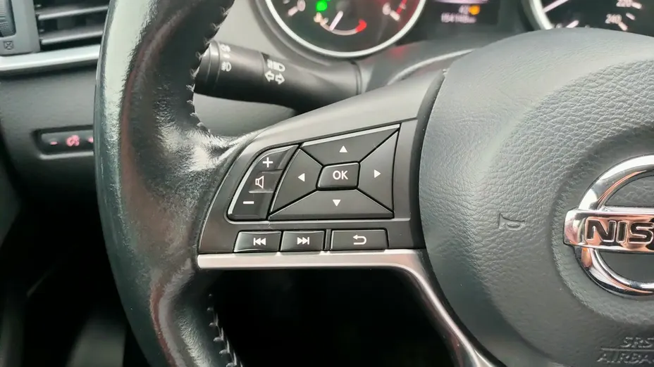 NISSAN Qashqai -
