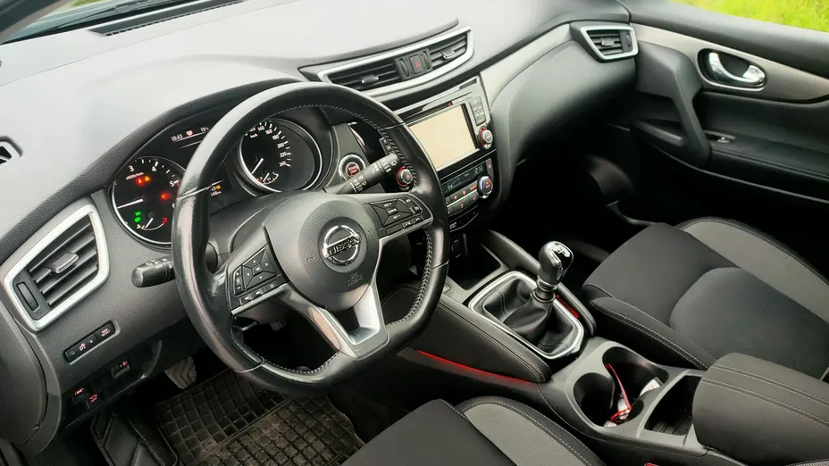 NISSAN Qashqai -