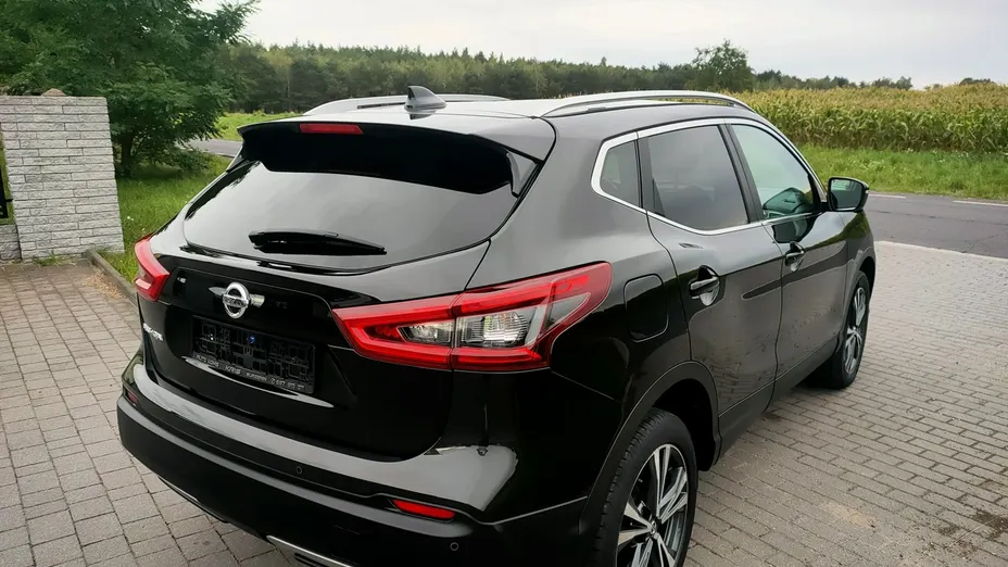 NISSAN Qashqai -