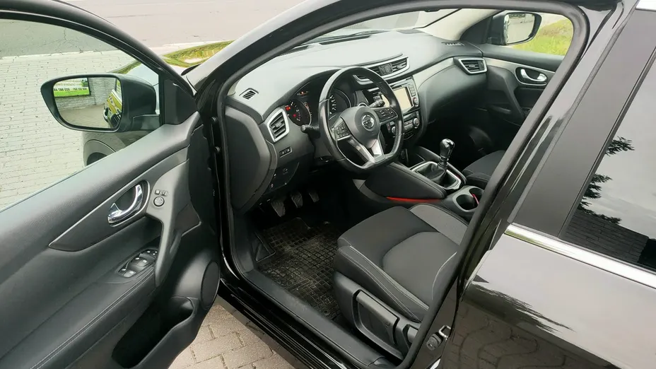 NISSAN Qashqai -