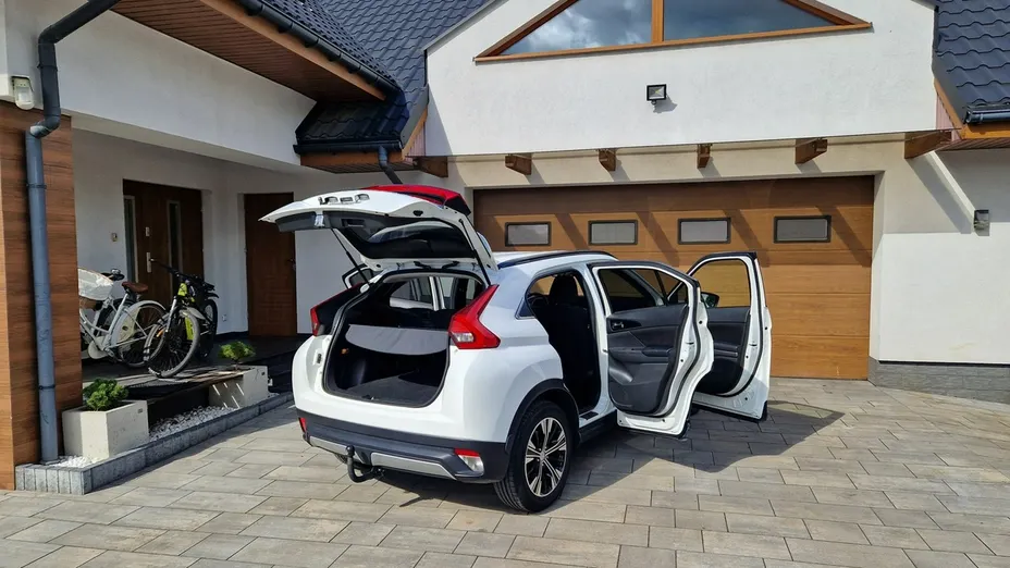 MITSUBISHI Eclipse Cross -