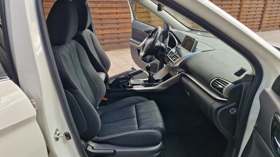 MITSUBISHI Eclipse Cross -