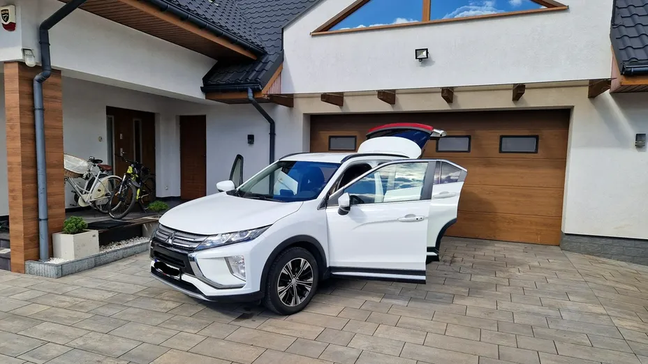 MITSUBISHI Eclipse Cross -