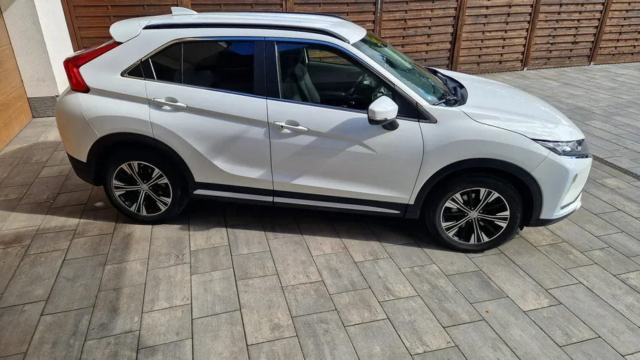 MITSUBISHI Eclipse Cross -