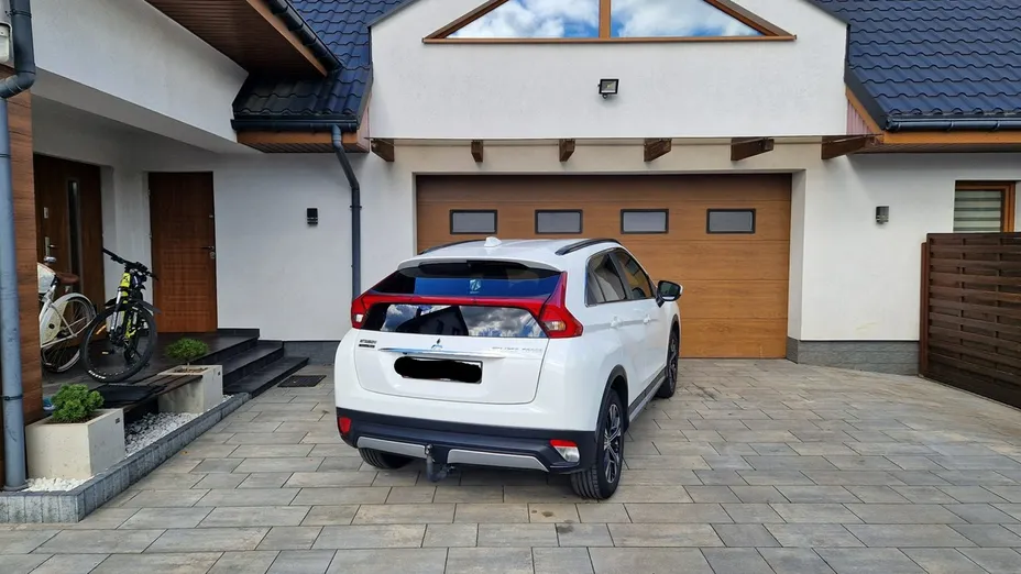 MITSUBISHI Eclipse Cross -