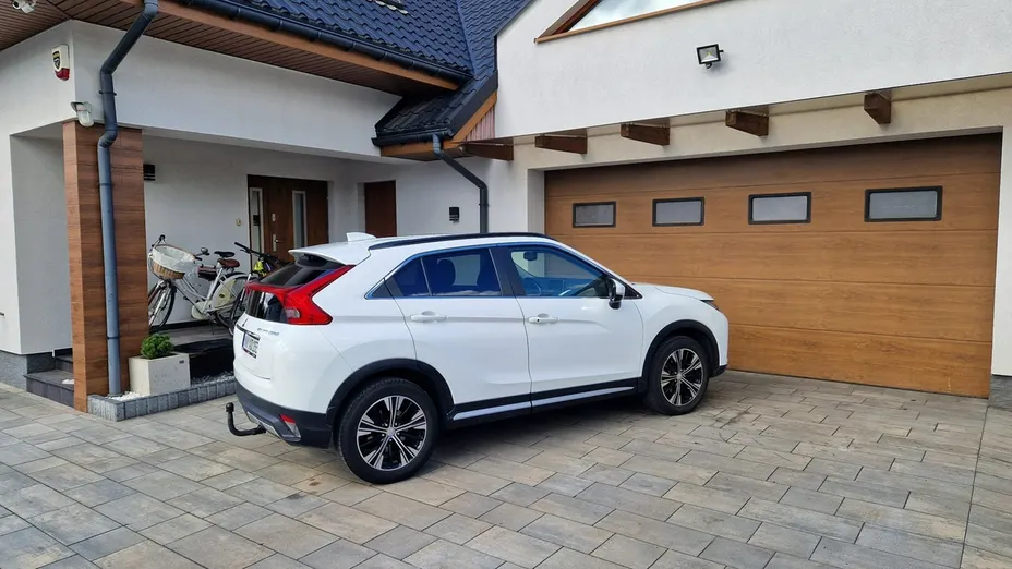 MITSUBISHI Eclipse Cross -