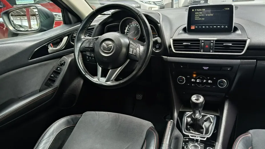MAZDA 3 -