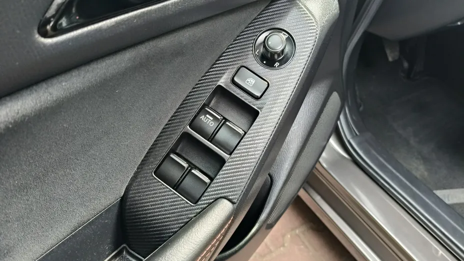 MAZDA 3 -