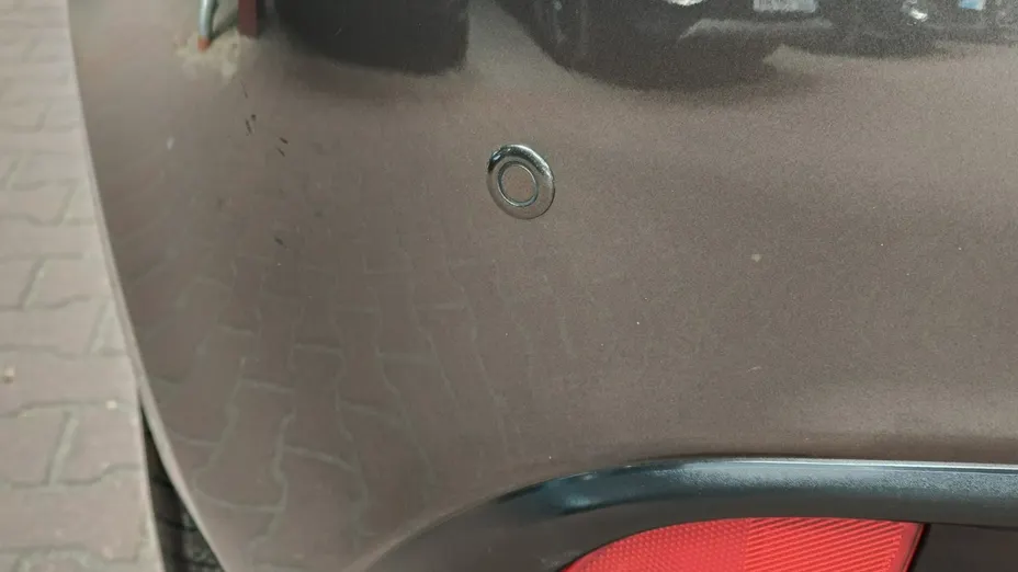 MAZDA 3 -
