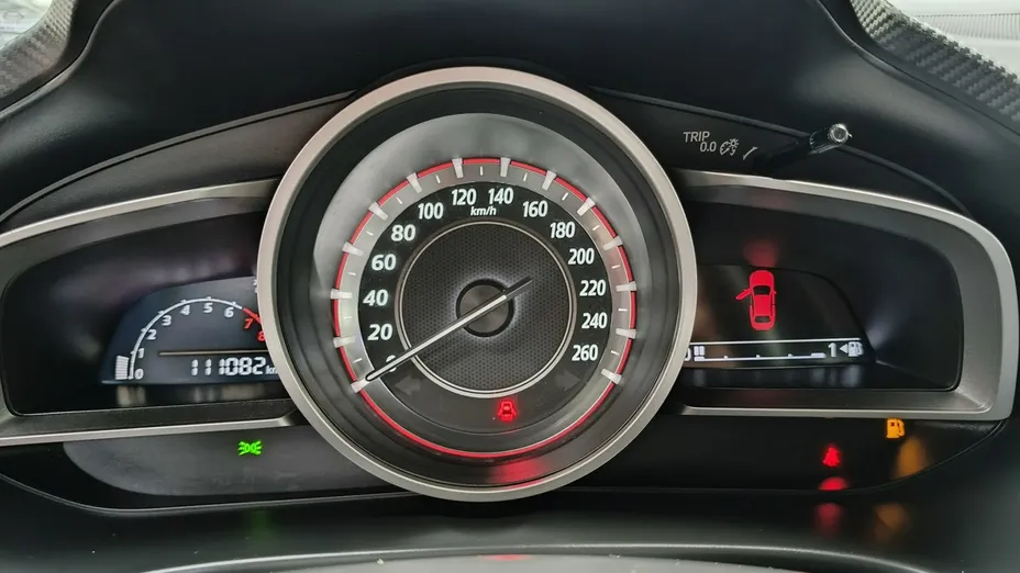 MAZDA 3 -
