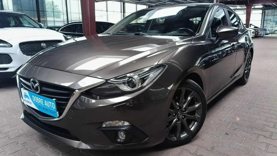 MAZDA 3 -