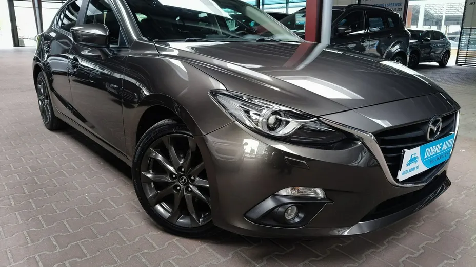 MAZDA 3 -