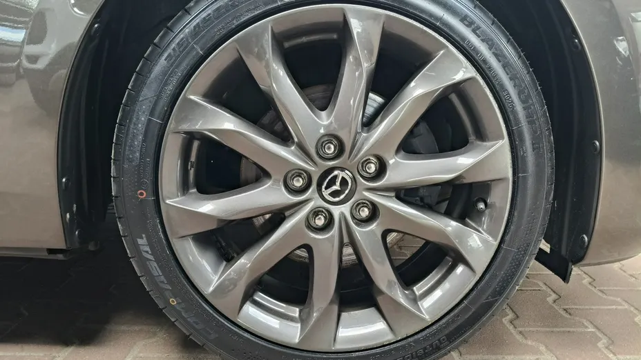 MAZDA 3 -