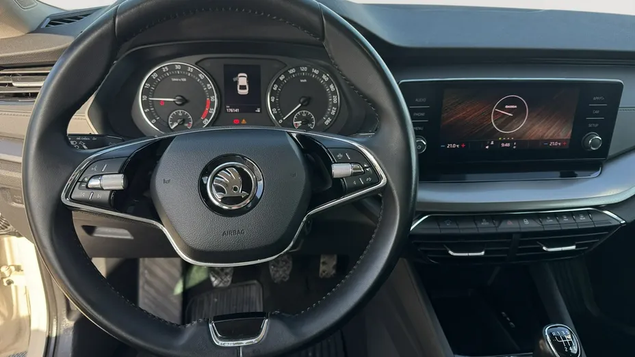 SKODA Octavia -