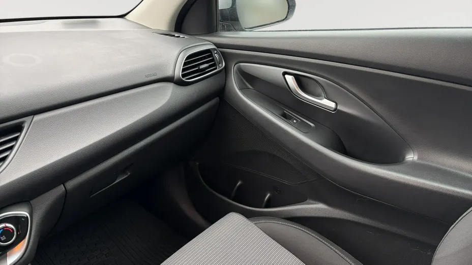 HYUNDAI i30 -