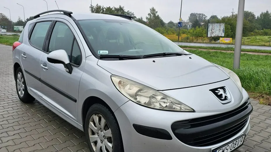 PEUGEOT 207 -