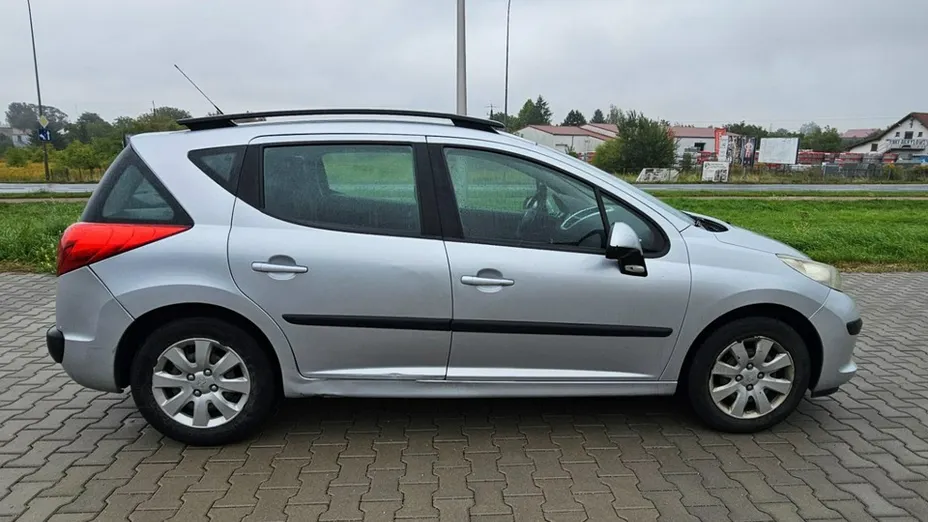 PEUGEOT 207 -