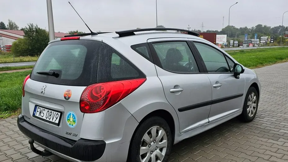 PEUGEOT 207 -