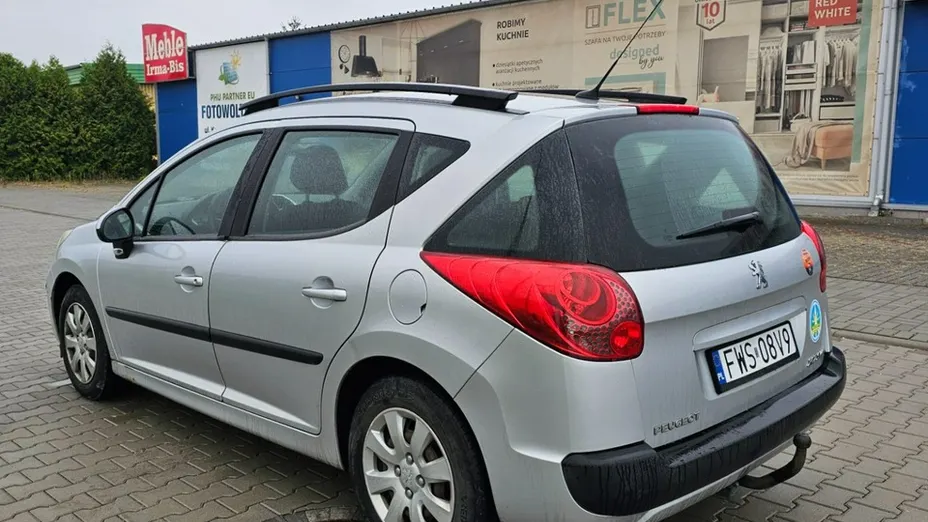 PEUGEOT 207 -