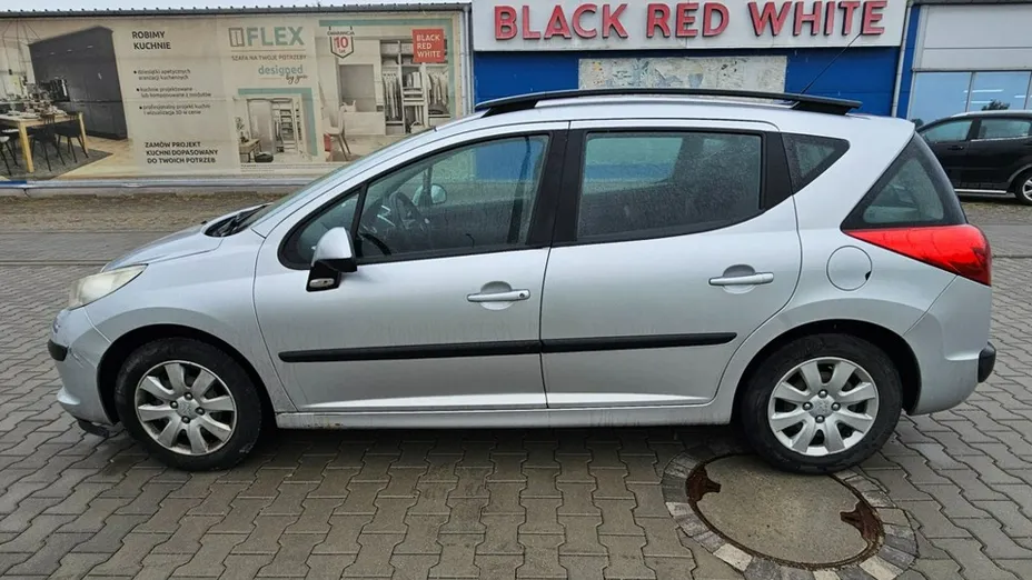 PEUGEOT 207 -