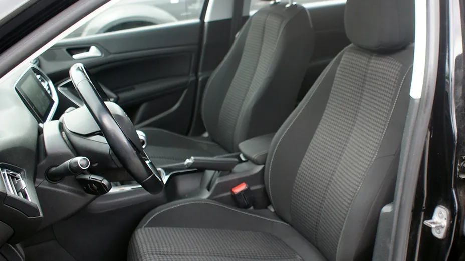 PEUGEOT 308 -