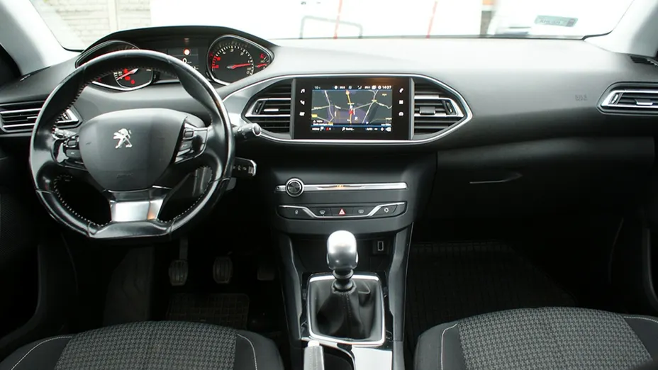 PEUGEOT 308 -