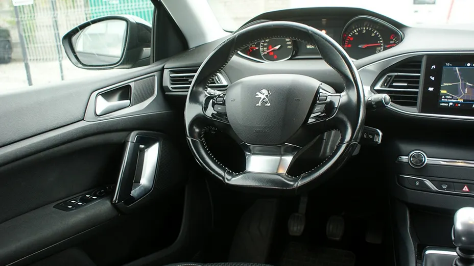 PEUGEOT 308 -