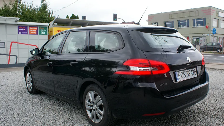 PEUGEOT 308 -