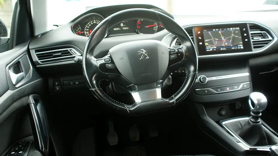 PEUGEOT 308 -