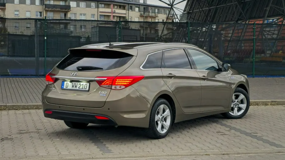 HYUNDAI i40 -