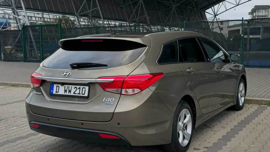 HYUNDAI i40 -