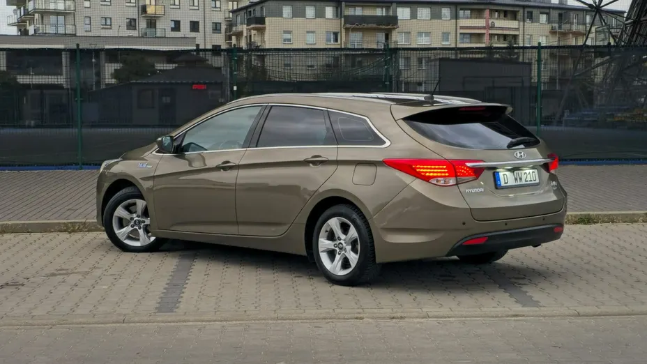 HYUNDAI i40 -