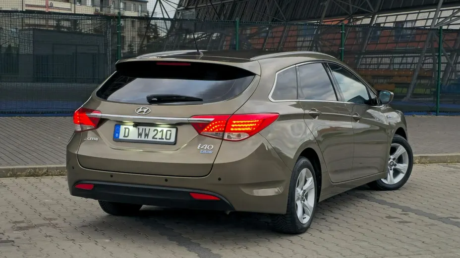 HYUNDAI i40 -