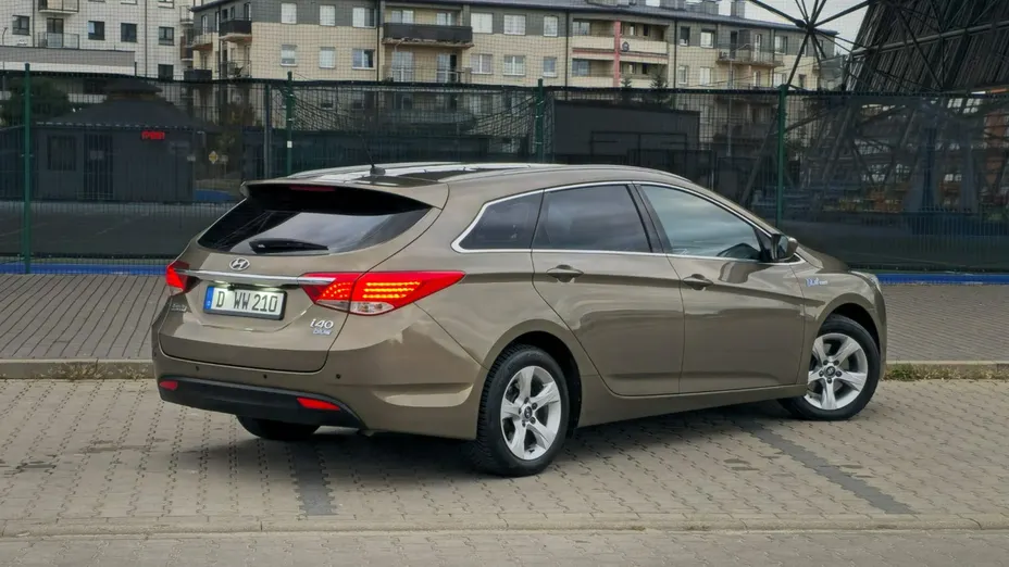 HYUNDAI i40 -