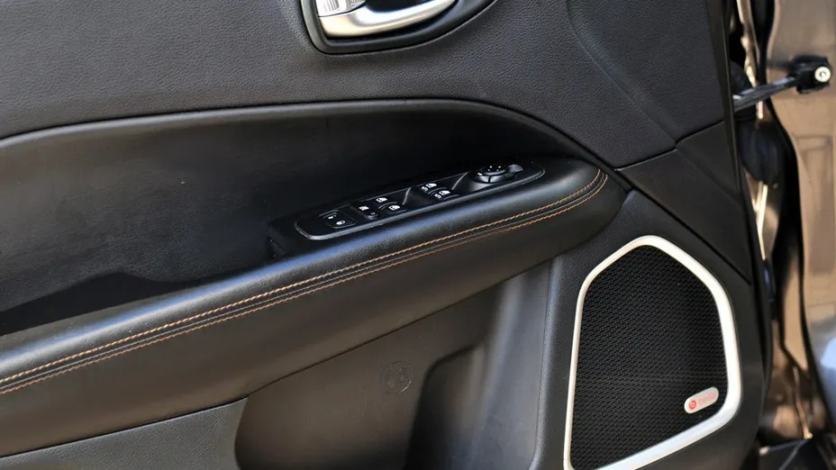 JEEP Compass -