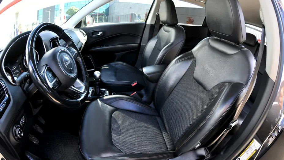 JEEP Compass -
