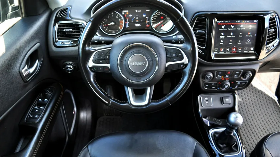 JEEP Compass -