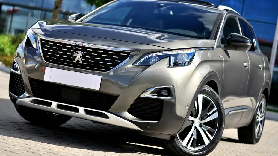 PEUGEOT 3008 -