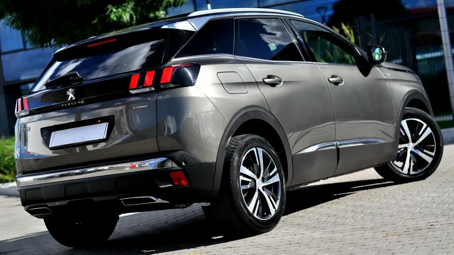 PEUGEOT 3008 -