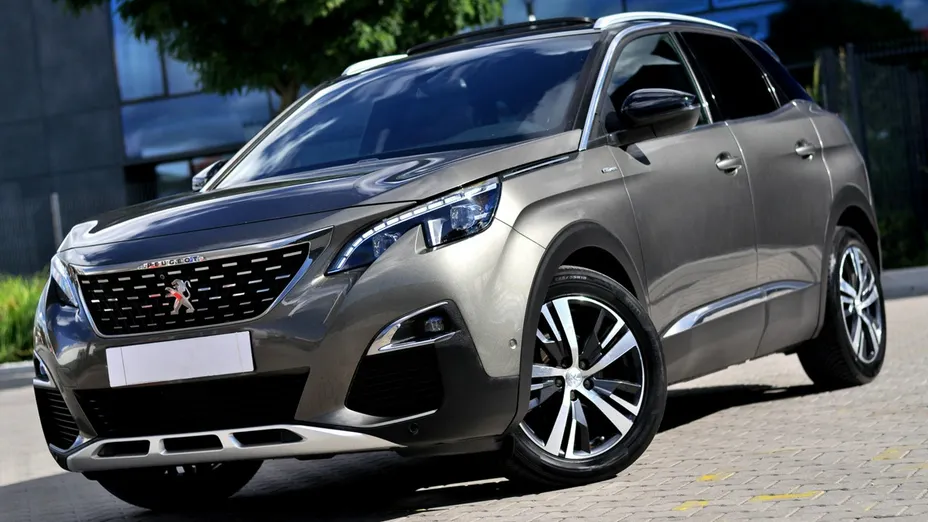 PEUGEOT 3008 -