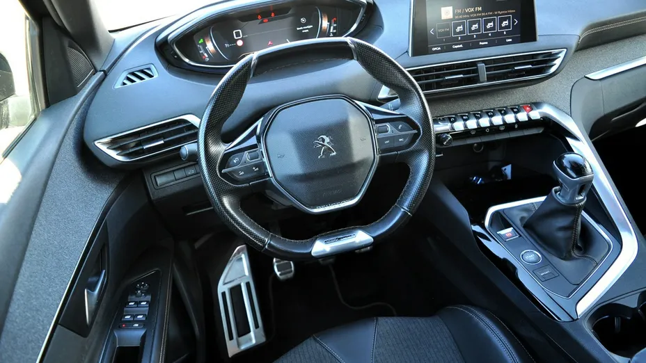PEUGEOT 3008 -