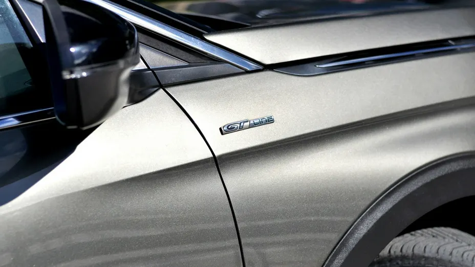 PEUGEOT 3008 -