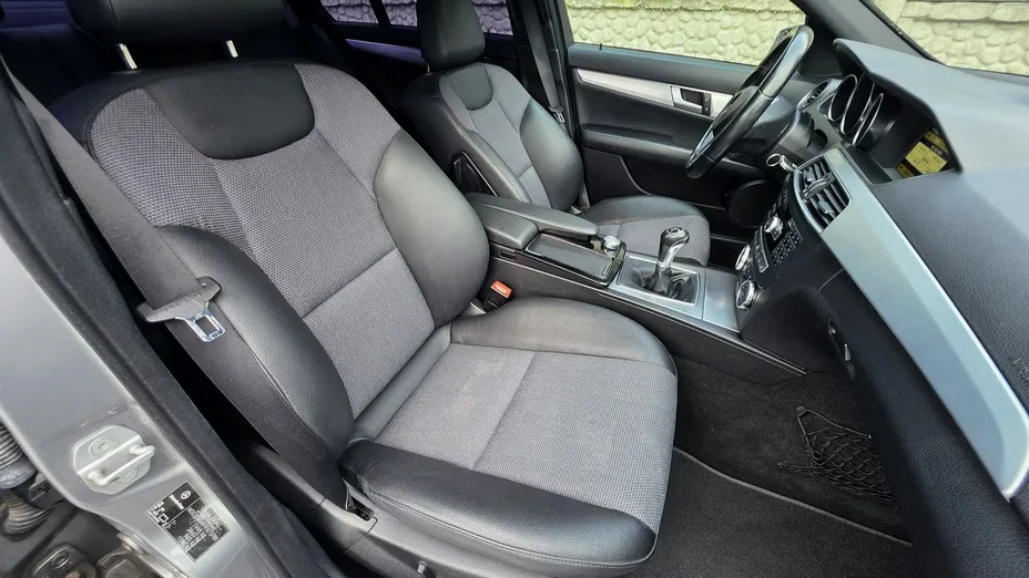 MERCEDES-BENZ C Klasa -