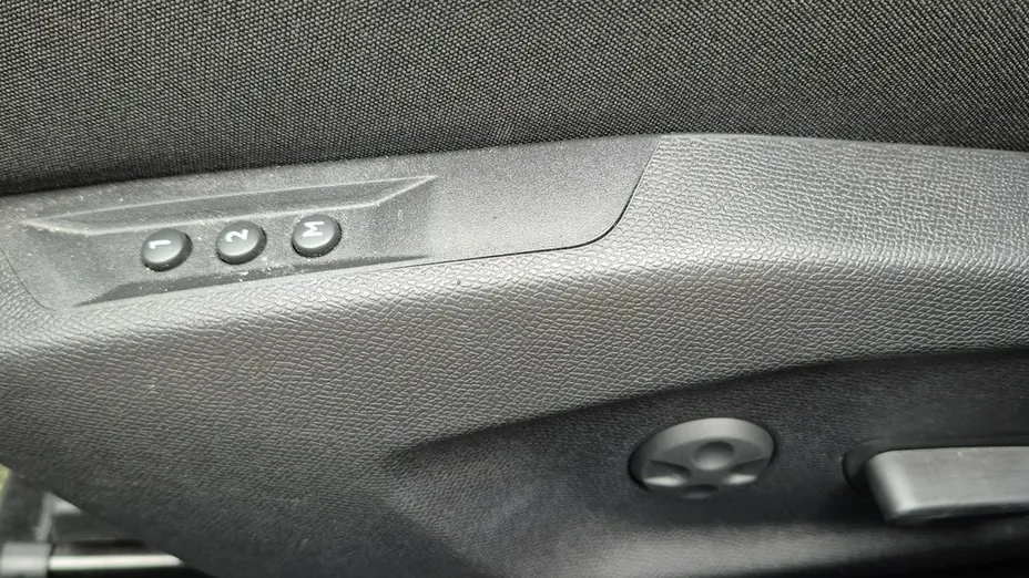 PEUGEOT 308 -