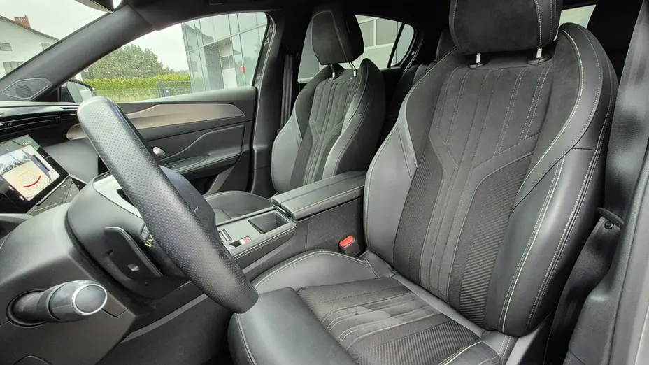 PEUGEOT 308 -
